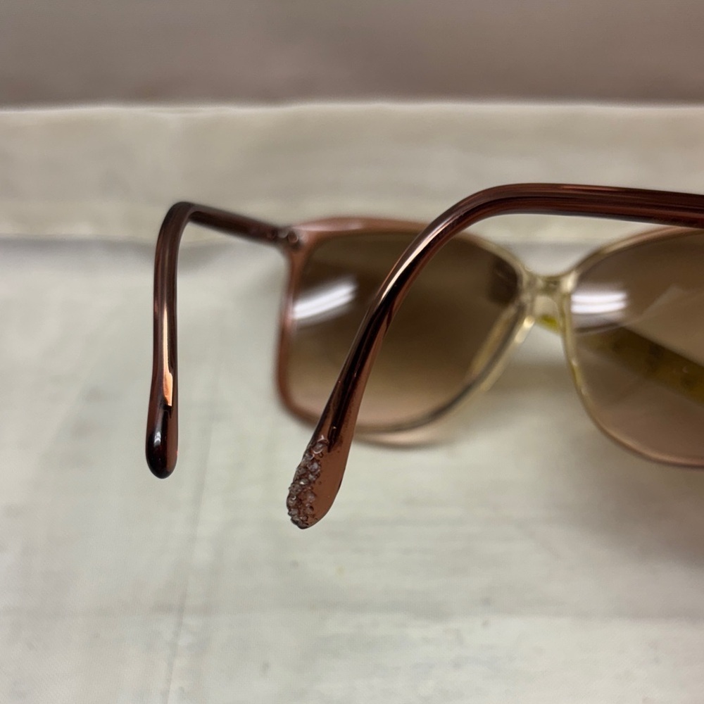 Vintage Luxottica Avant Garde Brown Gradient Sunglasses - Picture 8 of 9
